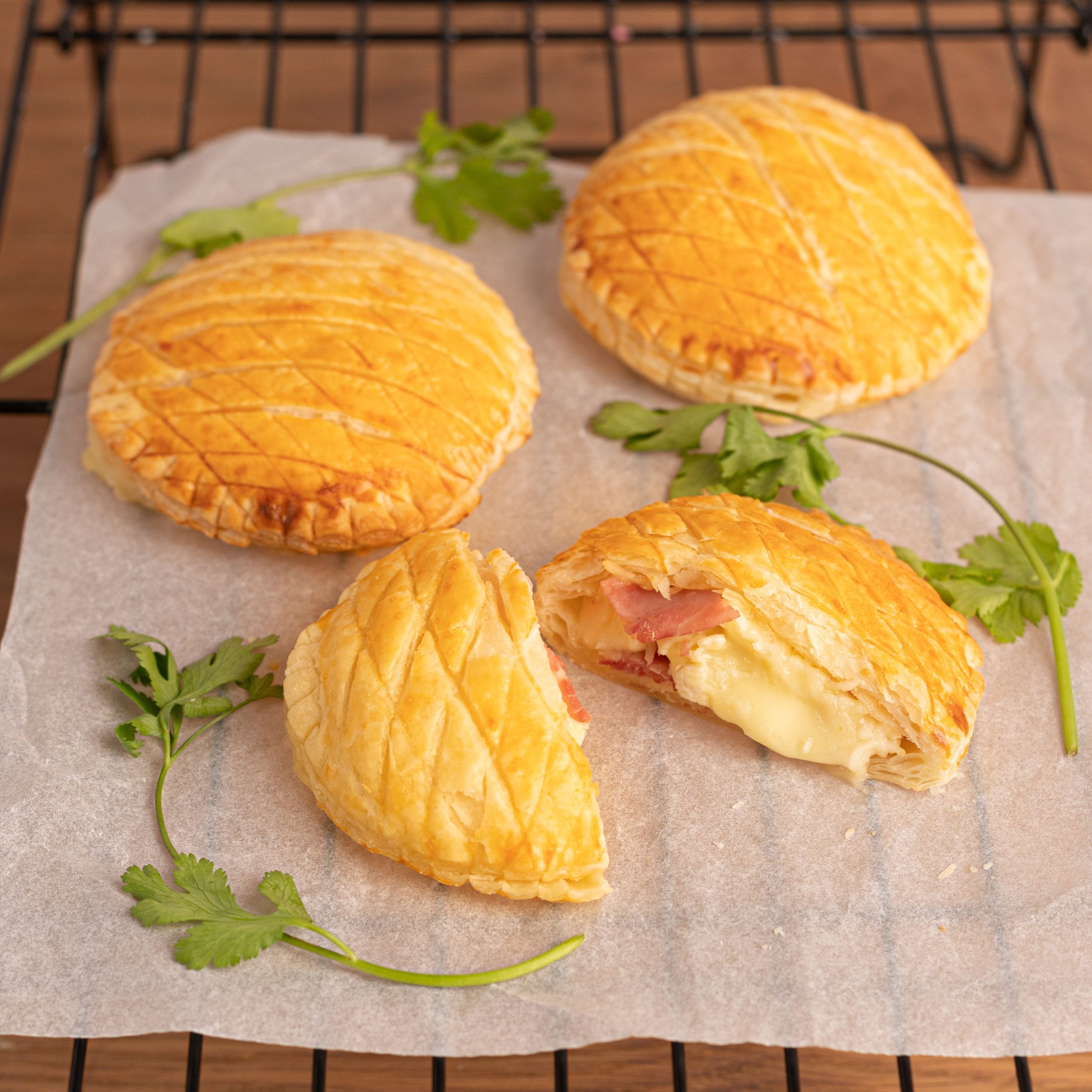 Mini galette jambon fromage