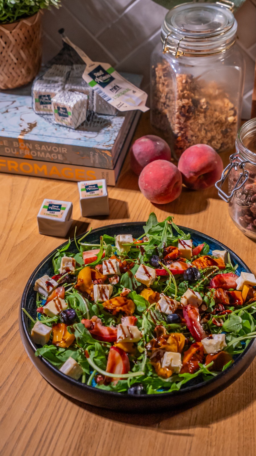 Salade pêches, noisettes